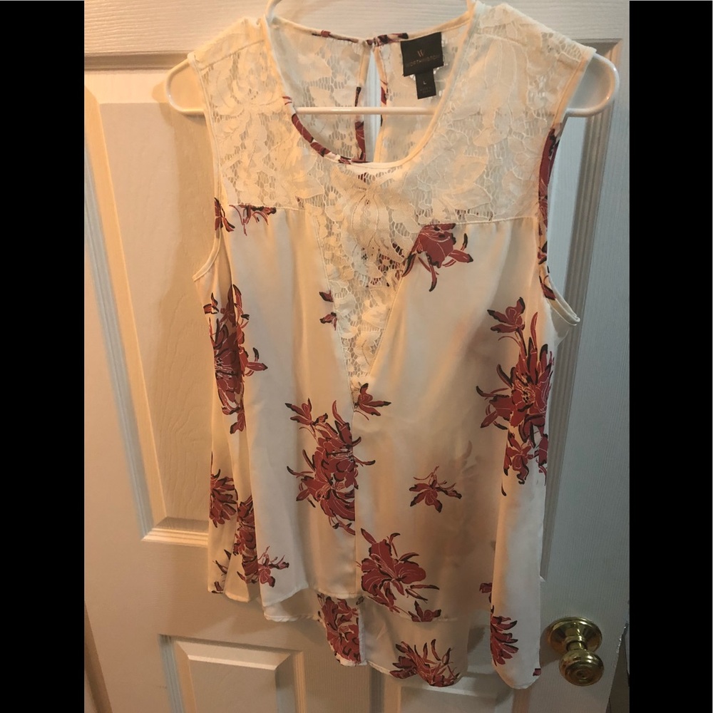 Lace Worthington floral top